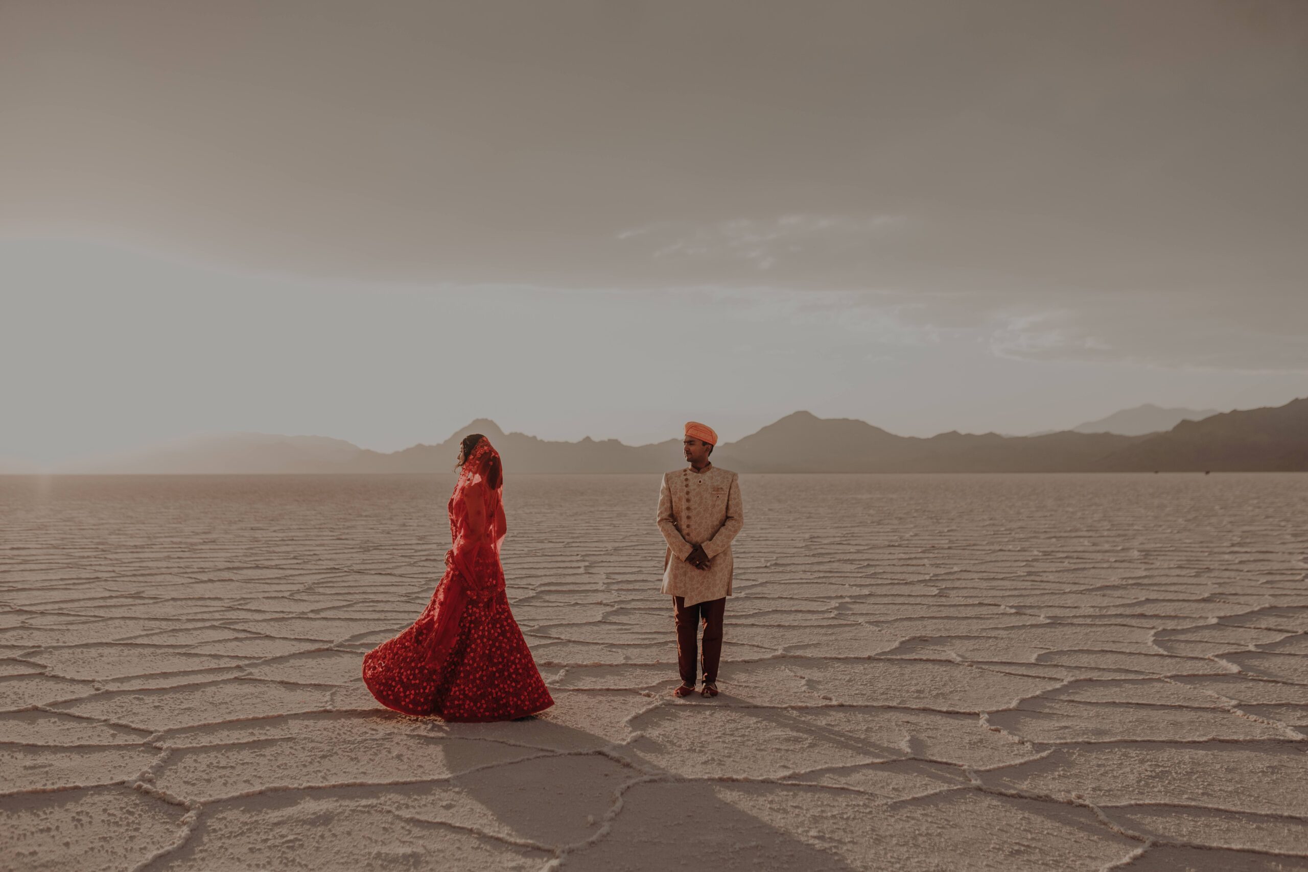 intimate sunset elopement couple at the bonneville salt flats